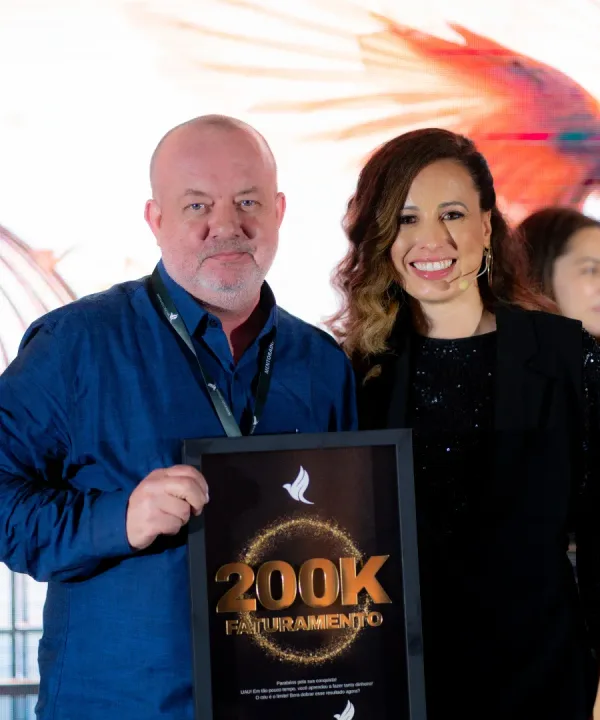 Placa de faturamento de 200K
